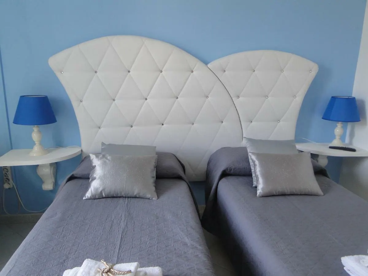 Le Vele Bed & Breakfast Campofelice Di Roccella Italy