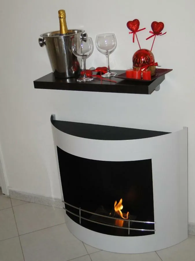 Le Vele Bed & Breakfast Campofelice Di Roccella 2*,  Italy