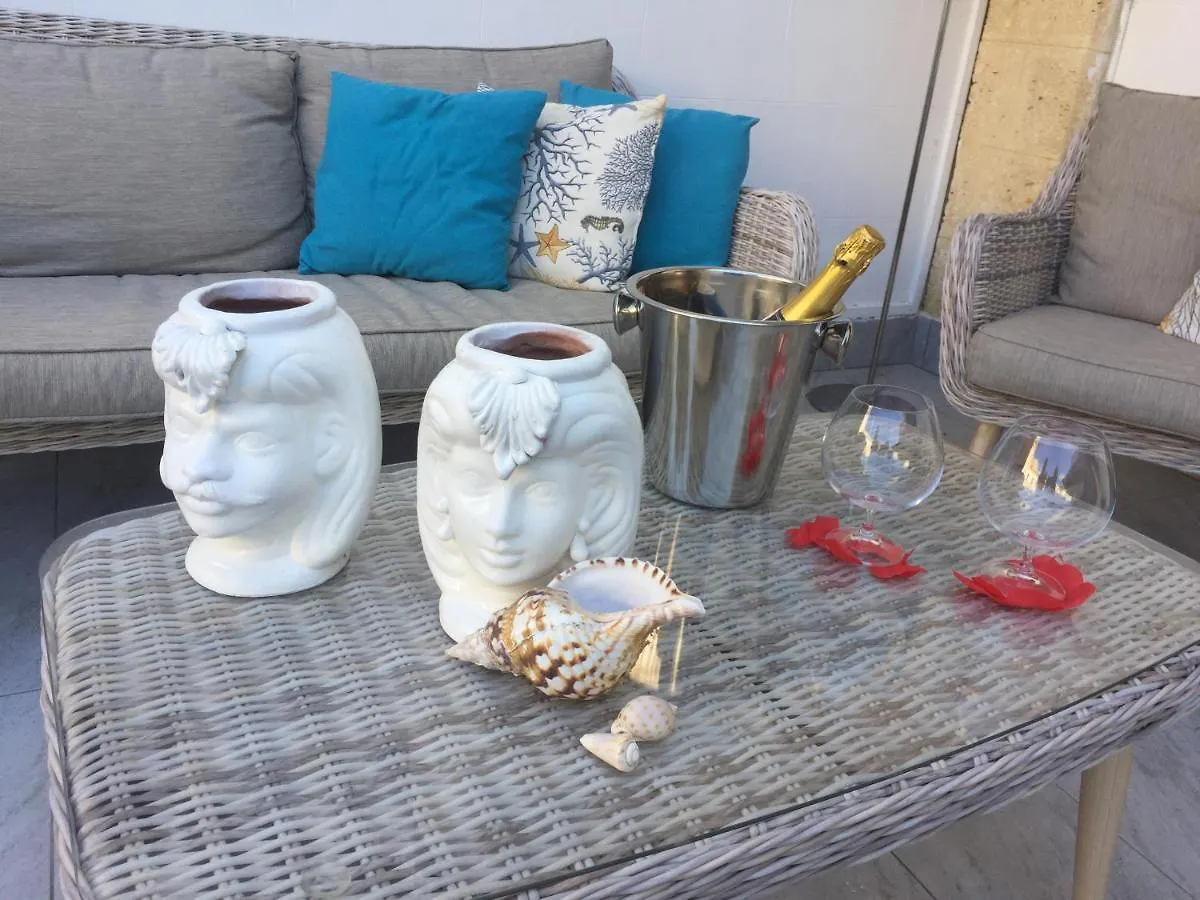 **  Le Vele Bed & Breakfast Campofelice Di Roccella Italy