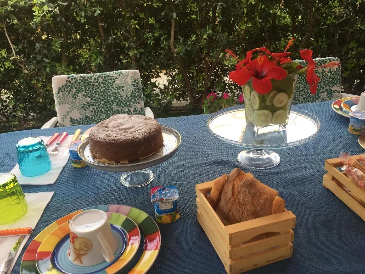 Le Vele Bed & Breakfast Campofelice Di Roccella 2*,